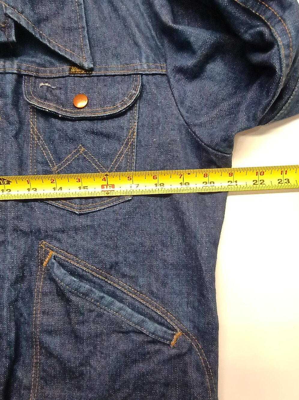 60's -70's Vintage Wrangler Men's Denim Trucker Jacket Made In The USA - Picture 10 of 15